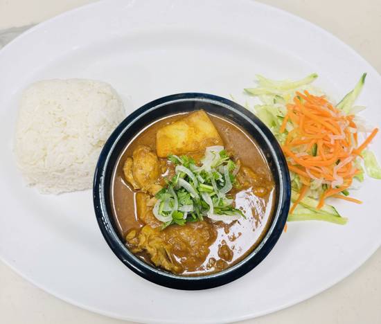 R7. Curry Chicken with Steamed Rice / 咖喱雞配白飯 / 치킨카레덮밥